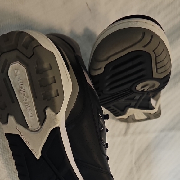 New Balance Black and Gray Classic Sneakers - Picture 5 of 6